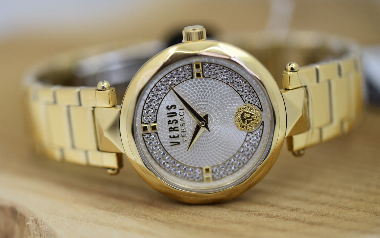 Versus Versace VSPCD8020 Frauenuhr Covent Garden Crystal - Watchshop24.eu