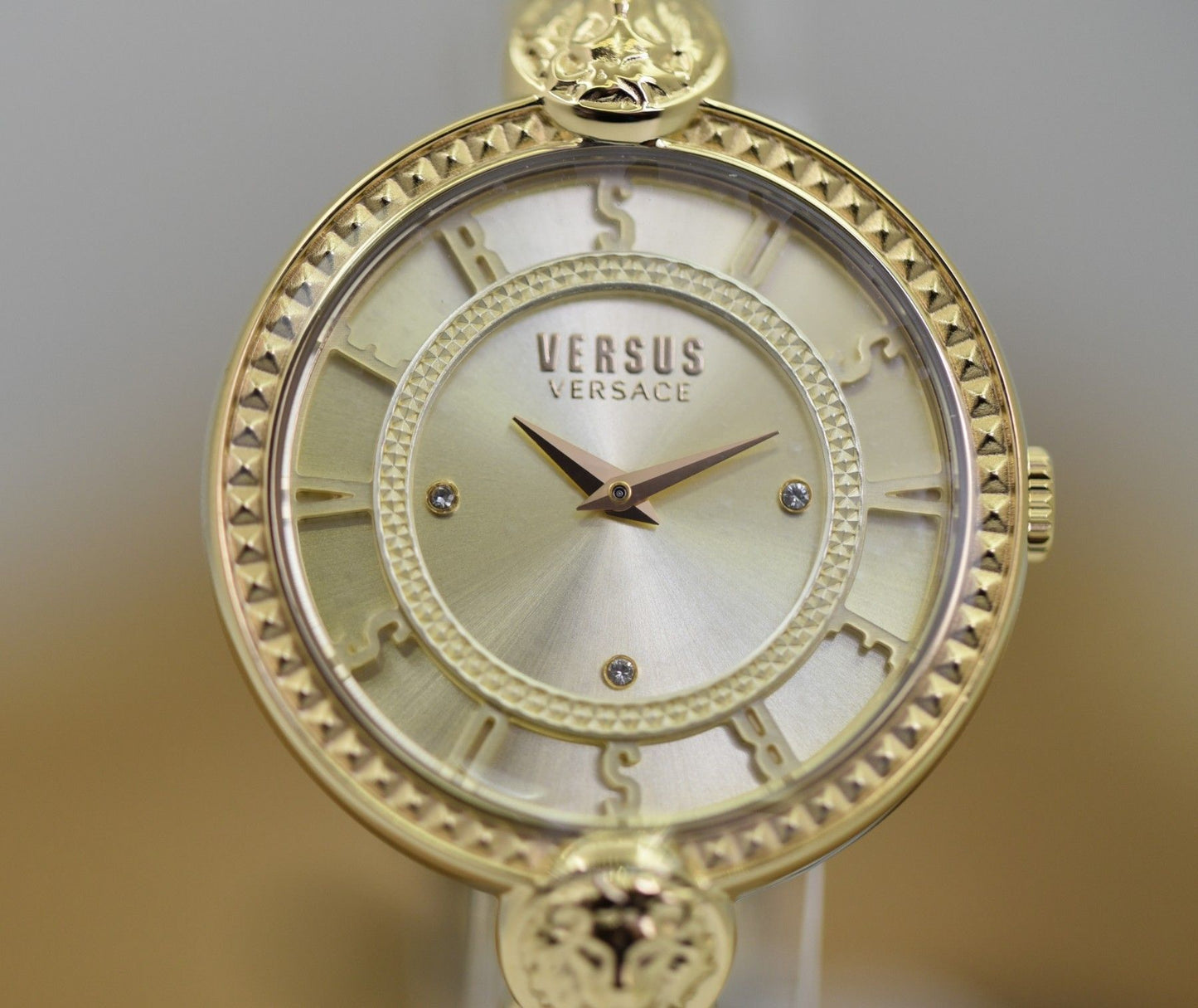 Versus Versace VSPLL1820 Frauenuhr Les Docks