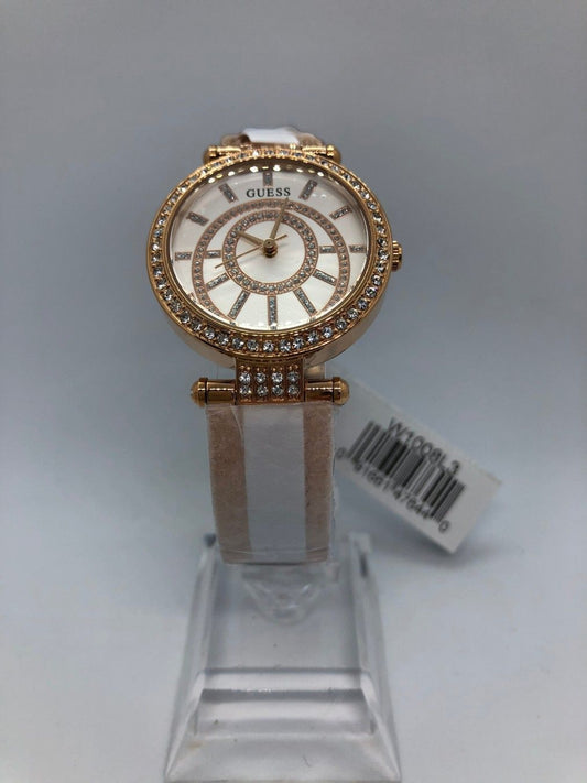 Guess Muse Damenuhr W1008L3 - Edelstahlgehäuse, rosegoldfarbene W1008L3 - Watchshop24.eu