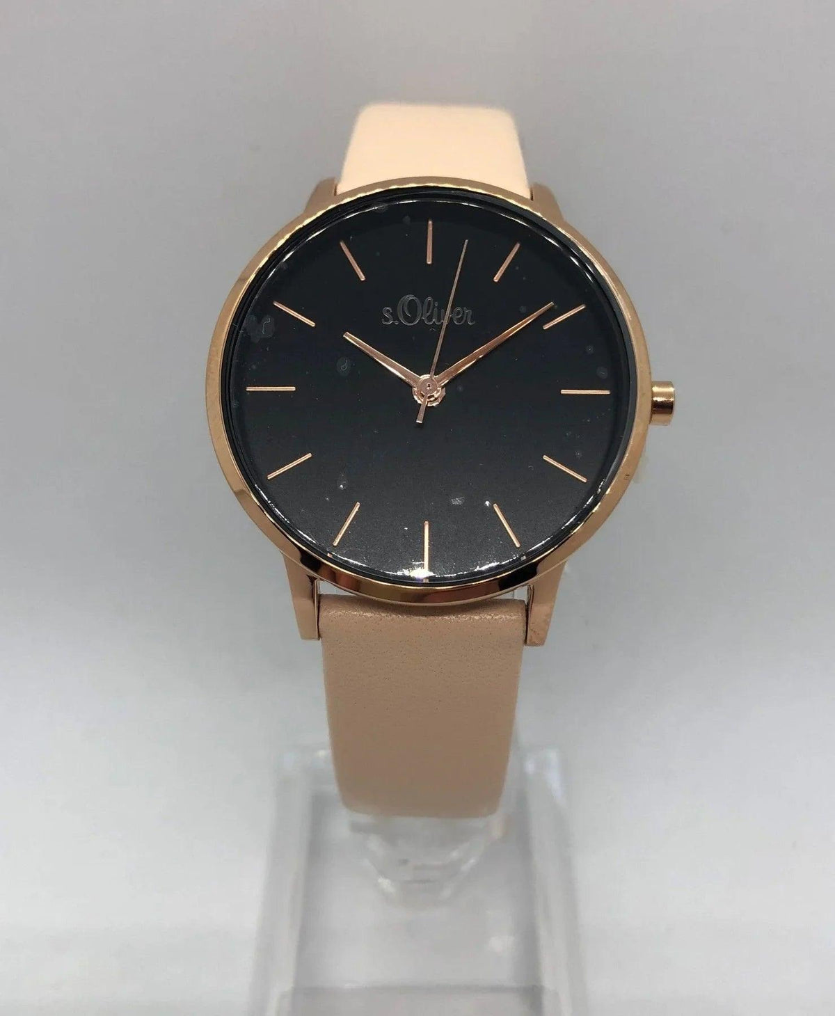 S.Oliver Uhr Leder SO-3527-LQ – Stilvoller Begleiter für jeden Anlass - Watchshop24.eu