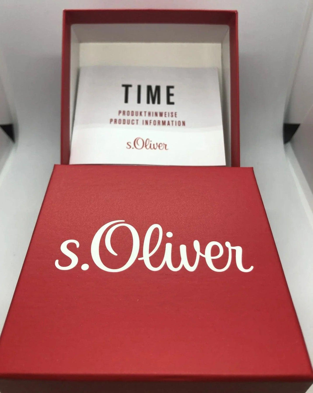 S.Oliver Uhr Leder SO-3527-LQ – Stilvoller Begleiter für jeden Anlass - Watchshop24.eu