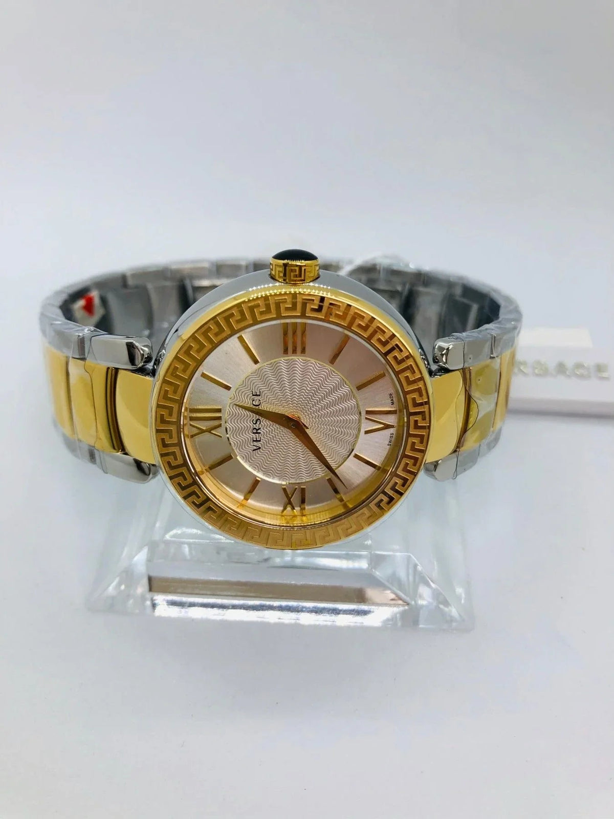 Elegante Versace Damenuhr VNC220017 – Ihr stilvoller Begleiter für jeden Anlass - Watchshop24.eu
