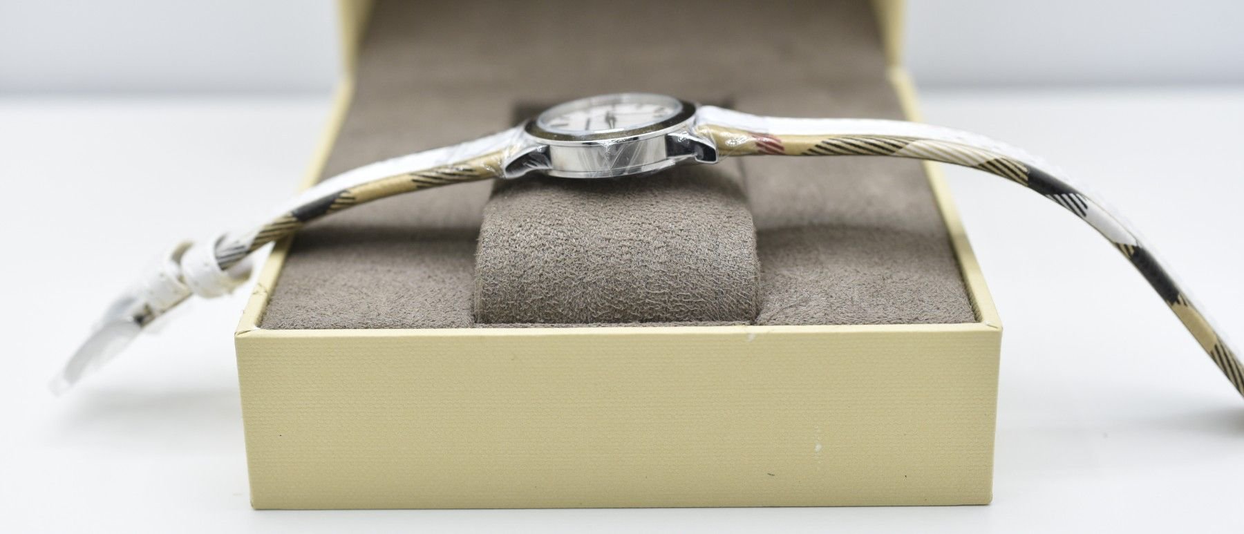 Burberry Heritage Armbanduhr BU1395 - Watchshop24.eu