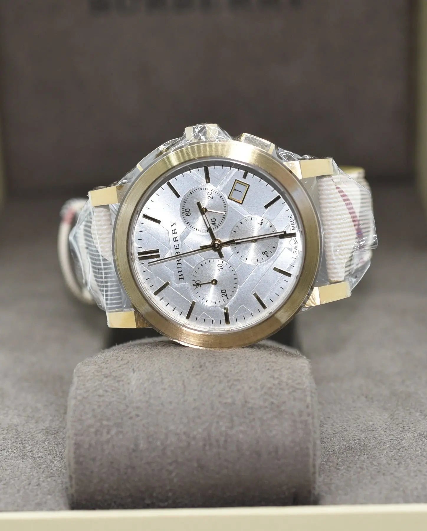 Burberry BU9752 Haymarket Check - Watchshop24.eu