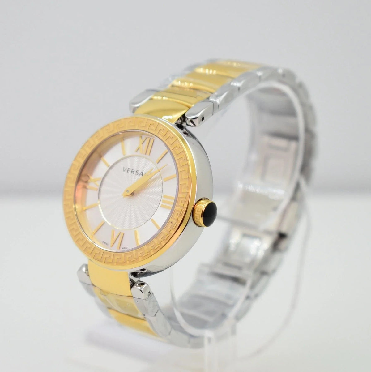 Elegante Versace Damenuhr VNC220017 – Ihr stilvoller Begleiter für jeden Anlass - Watchshop24.eu