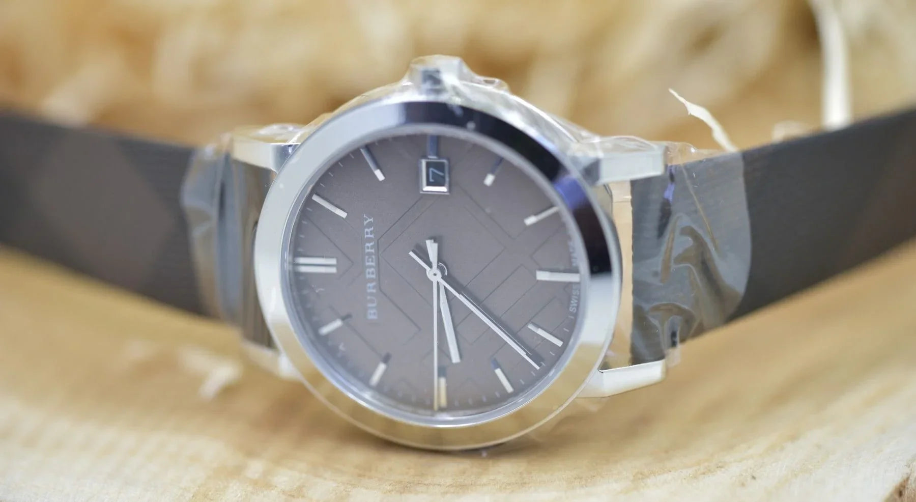 Burberry BU9024 Unisex Armbanduhr Schwarz - Watchshop24.eu