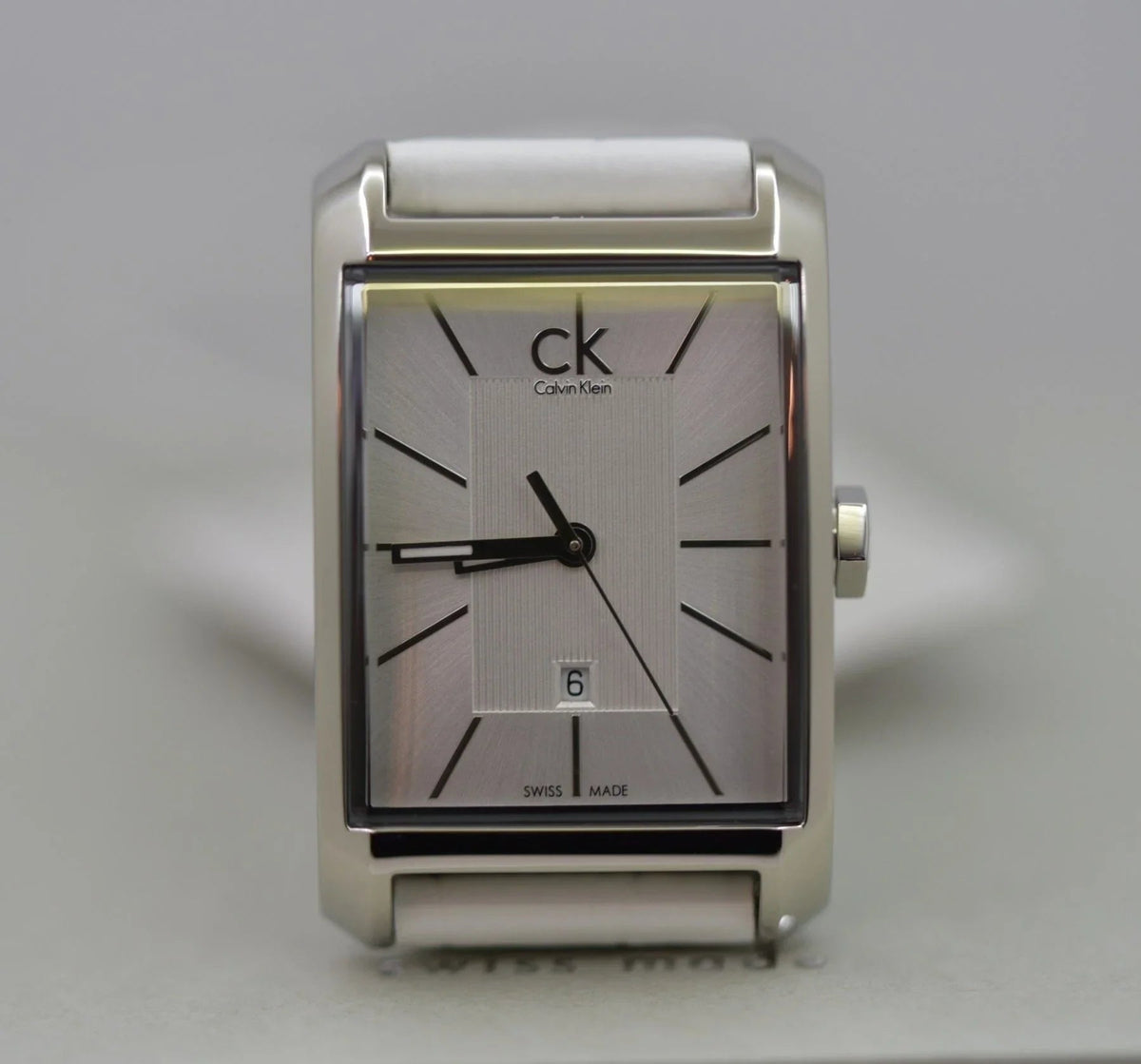 Calvin Klein K2M23120 Analog Uhr Leder – Stil und Eleganz vereint - Watchshop24.eu