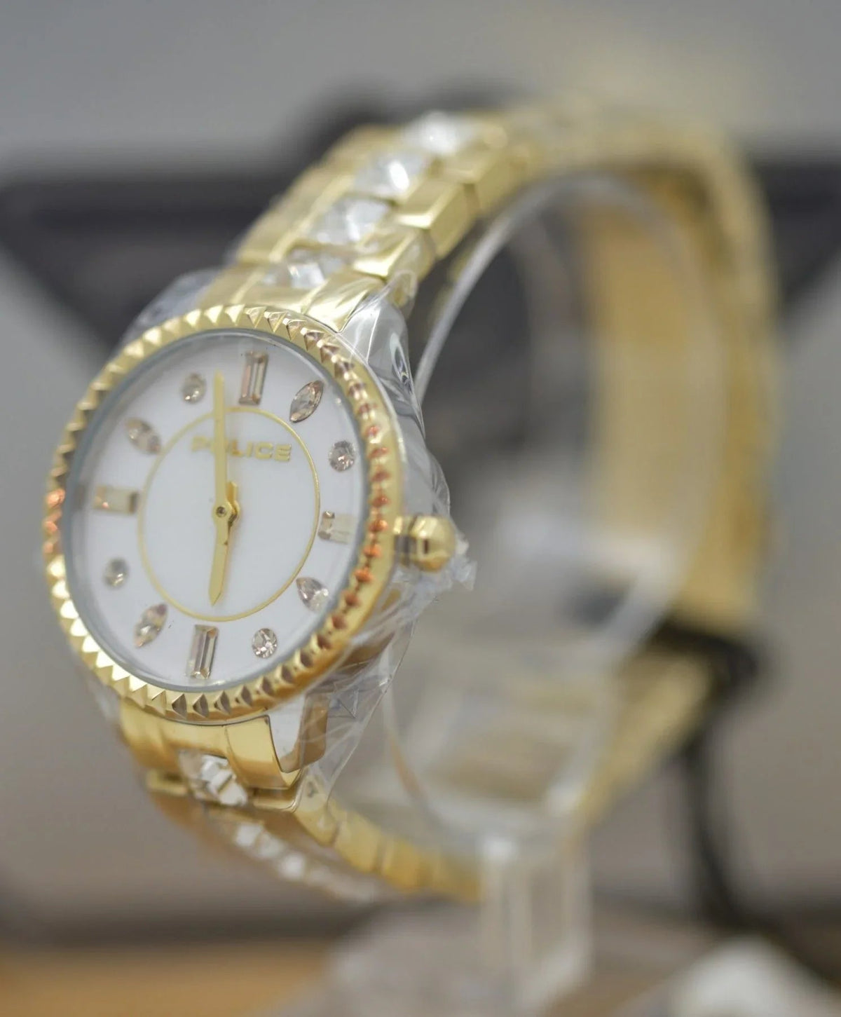 Entdecken Sie die Eleganz der Police PL.16036BSTG/28M Mopion Frauenuhr - Watchshop24.eu