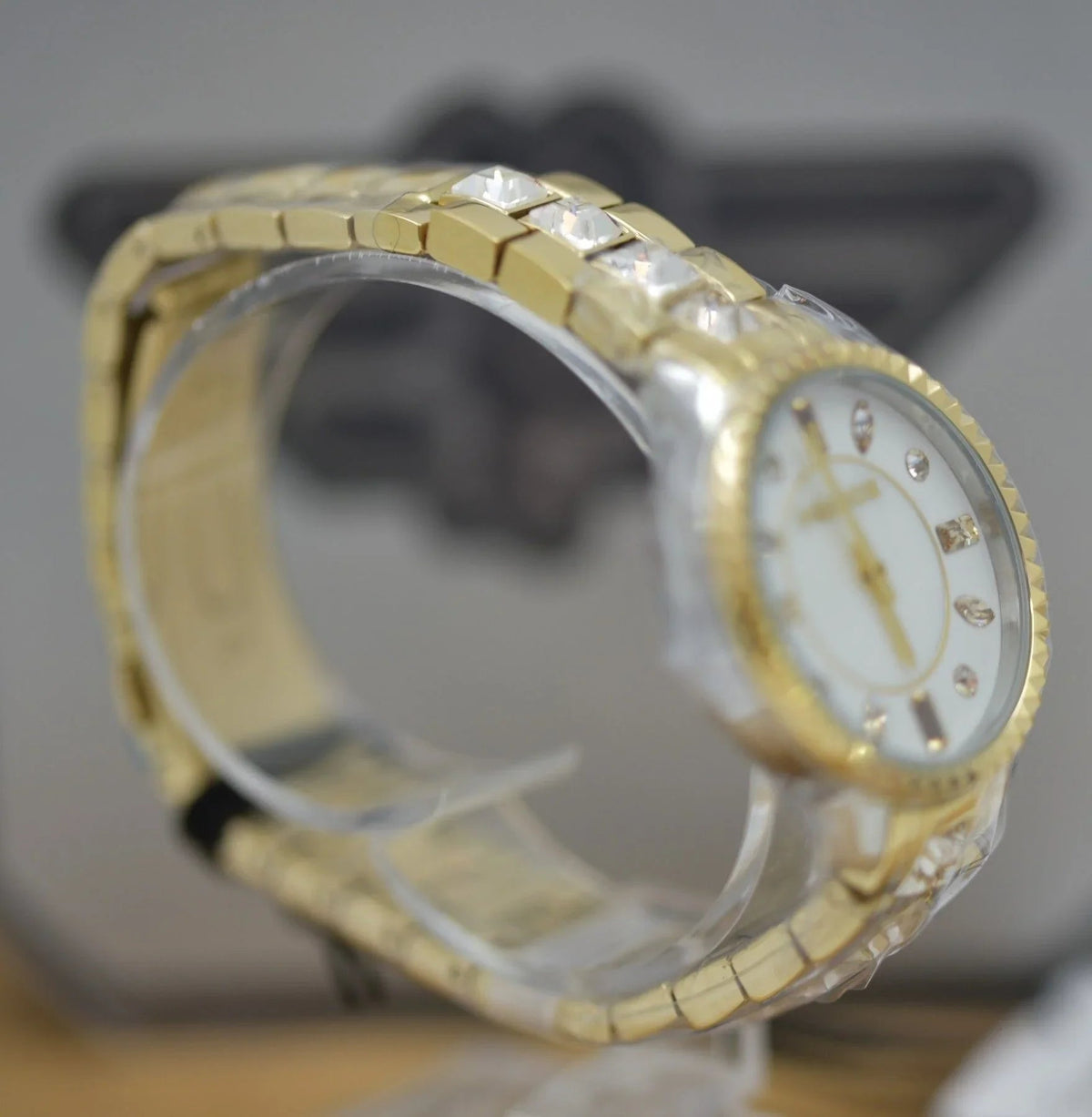 Entdecken Sie die Eleganz der Police PL.16036BSTG/28M Mopion Frauenuhr - Watchshop24.eu