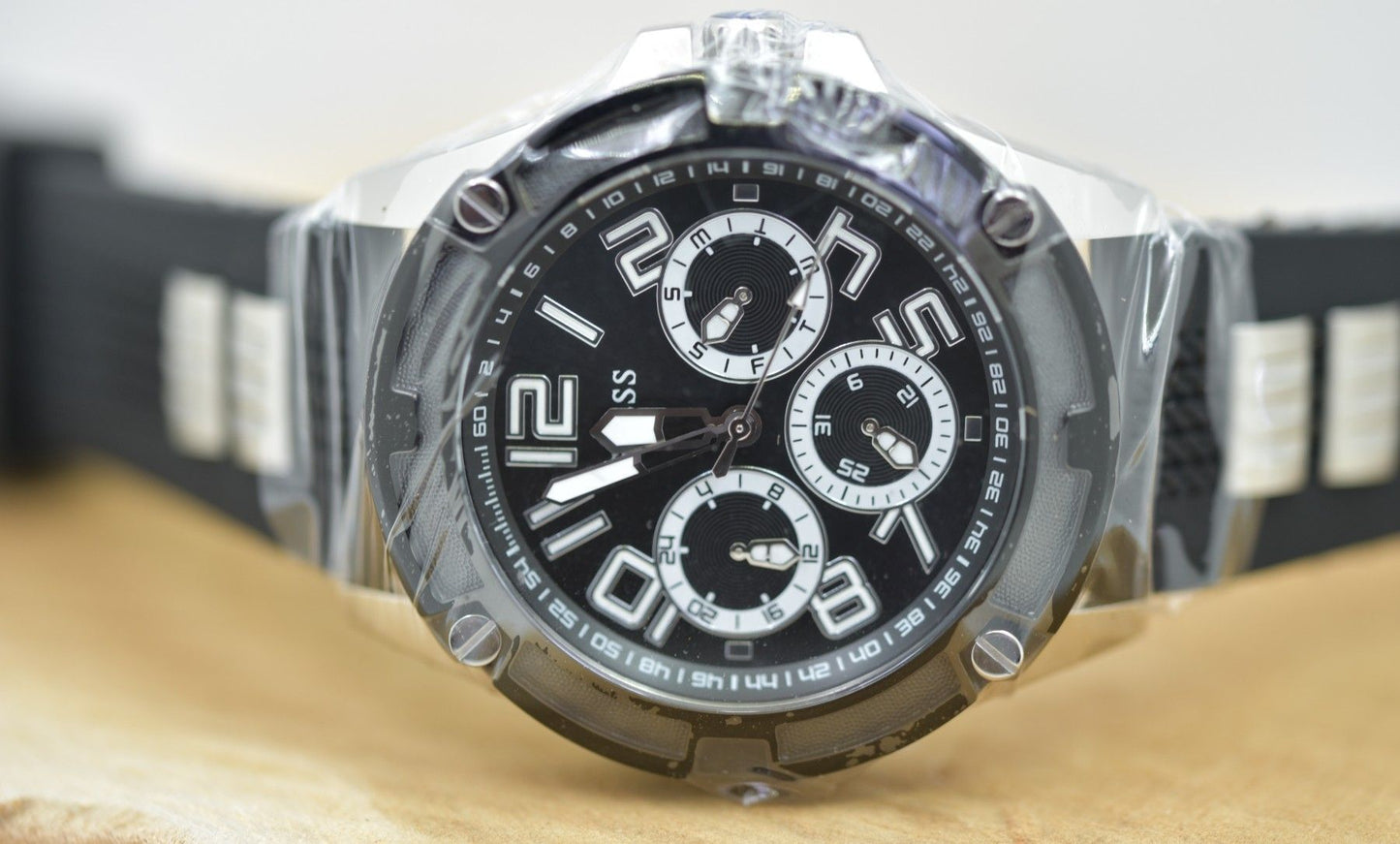 Guess W0051G1 Delta Armbanduhr - Watchshop24.eu