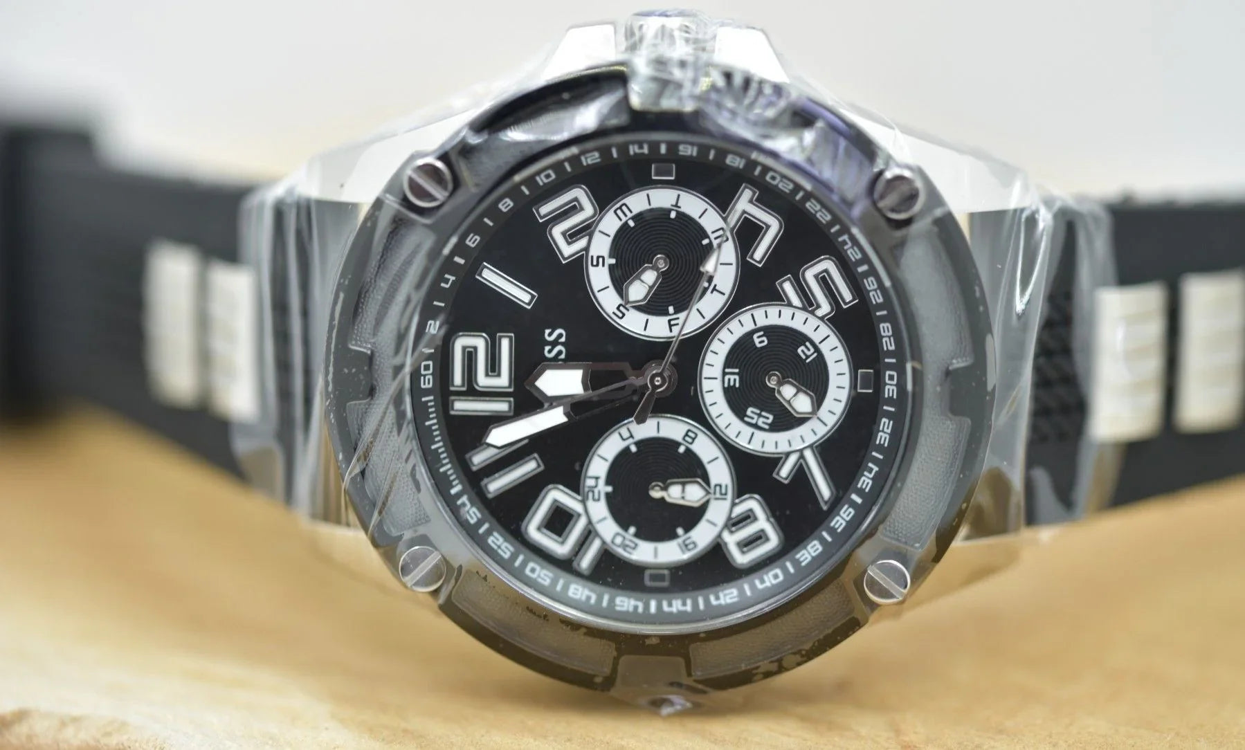 Guess W0051G1 Delta Armbanduhr - Watchshop24.eu