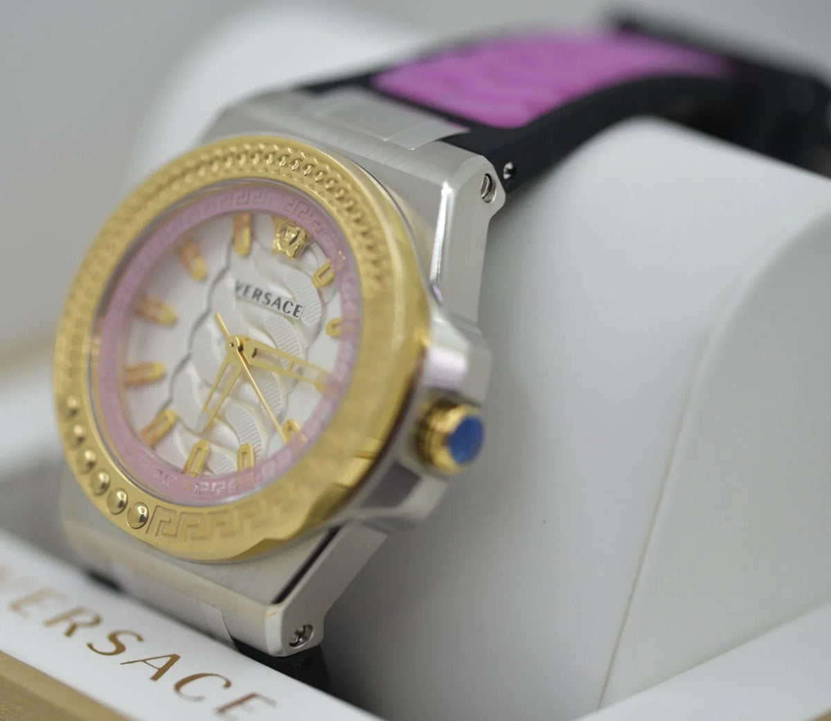 Versace Damen Armbanduhr VEHD002 20 – Stilvoll und Elegant für jedes Outfit - Watchshop24.eu