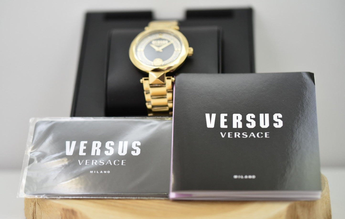 Versus Versace VSPCD8620 Frauenuhr Covent Garden Crystal