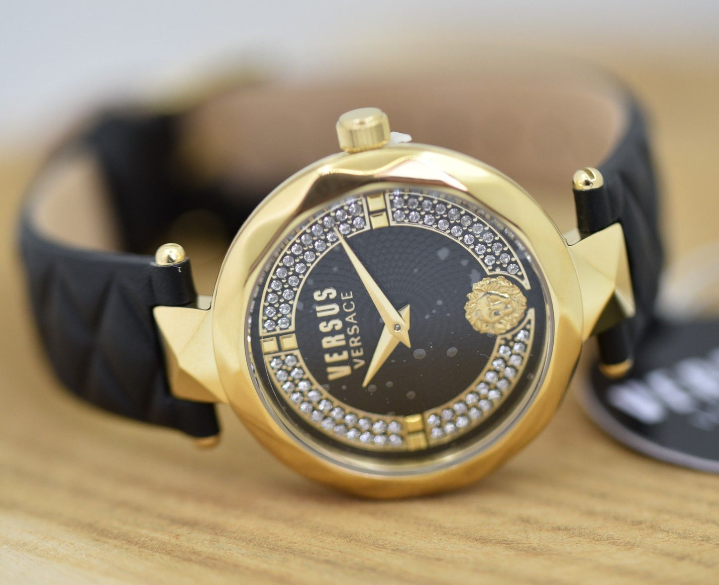 Versus Versace VSPCD7320 Frauenuhr Covent Garden Crystal
