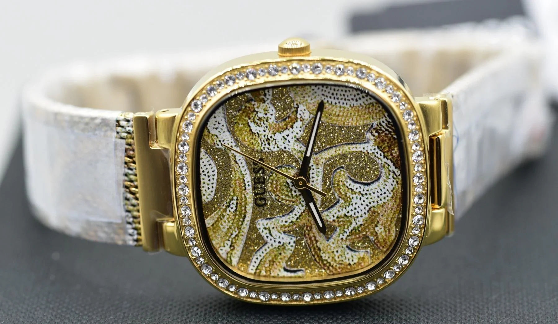 Guess GW0304L2 Quarzuhr Tapestry Goldfarbe - Watchshop24.eu