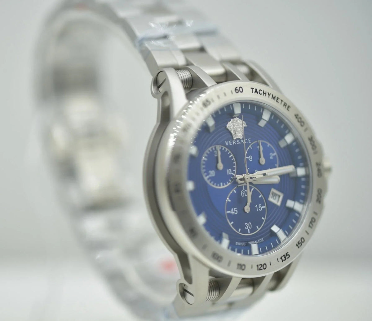 Versace Sport Tech Herrenuhr VE3E00521 – Stil und Präzision für den modernen Mann - Watchshop24.eu
