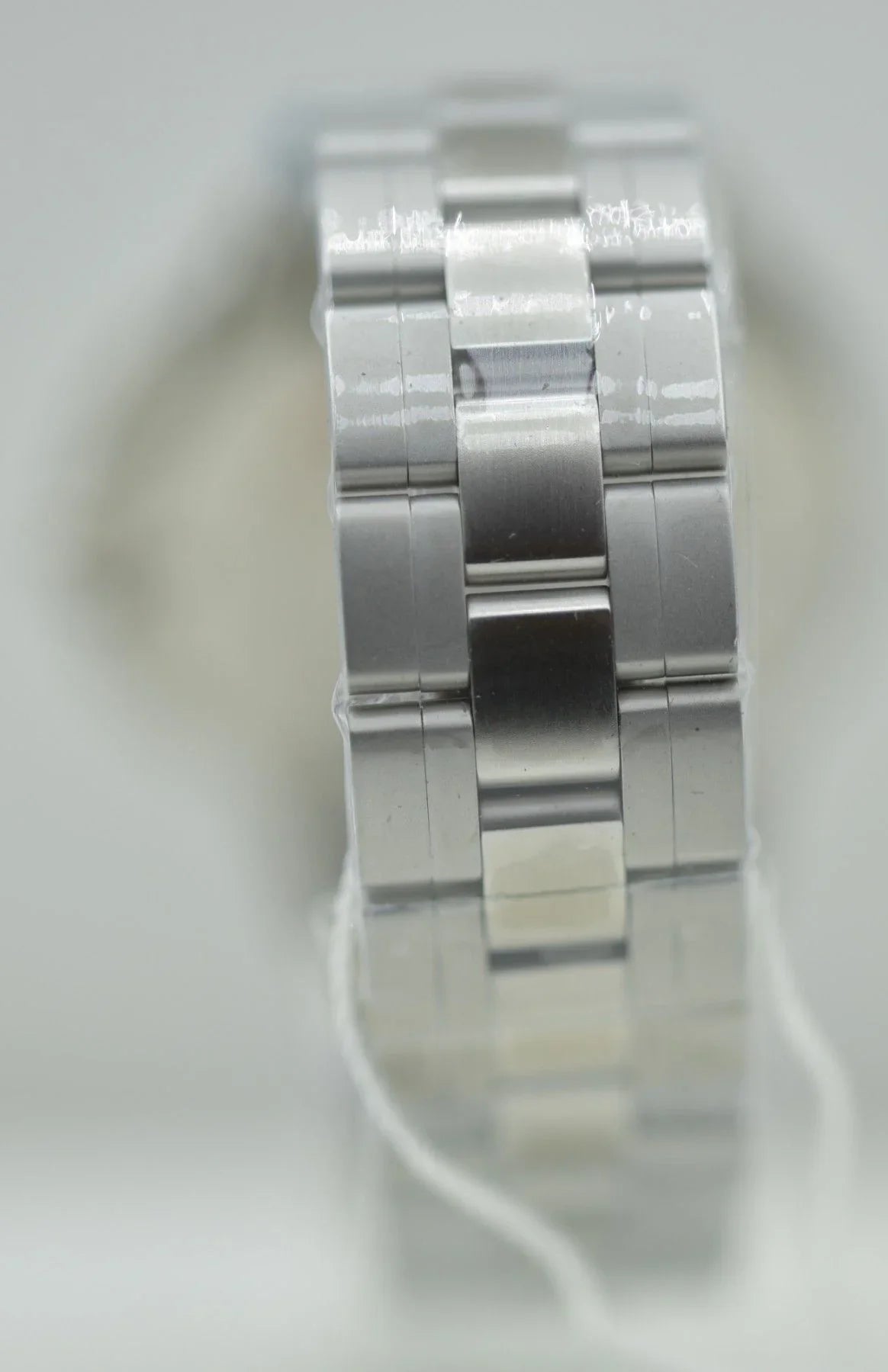 Versace Sport Tech Herrenuhr VE3E00521 – Stil und Präzision für den modernen Mann - Watchshop24.eu